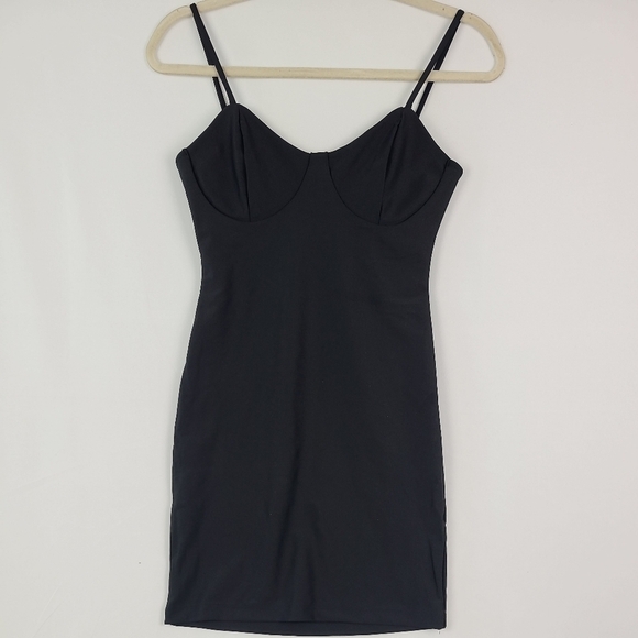 Liz & Sara Dresses & Skirts - NEW Women's Liz & Sara Black Bodycon Fashion Sexy Dress Stretch. Sz L